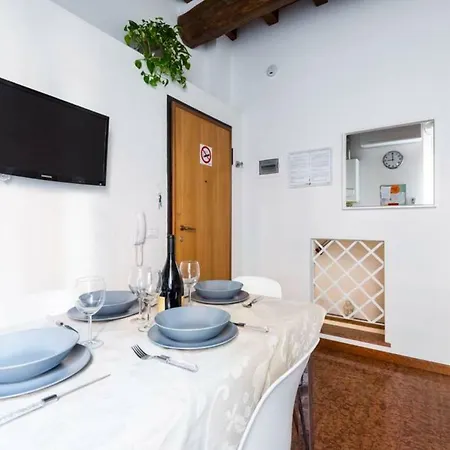 Dapezz Sottosopra Tourist House דירה